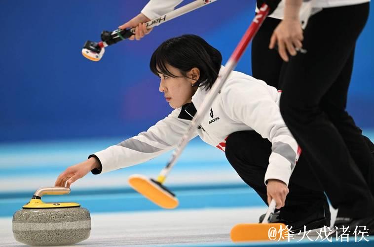 冬奥会冰壶混双资格赛:中国队以7-4战胜丹麦队 豪取四连胜 冬奥会冰壶混双资格赛:中国队以7-4战胜丹麦队 豪取四连胜