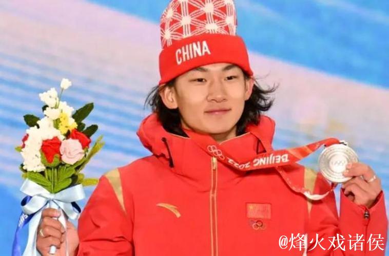 大跳台世界杯北京站:葛春宇、苏翊鸣、赵英旭成功闯入决赛 大跳台世界杯北京站:葛春宇、苏翊鸣、赵英旭成功闯入决赛